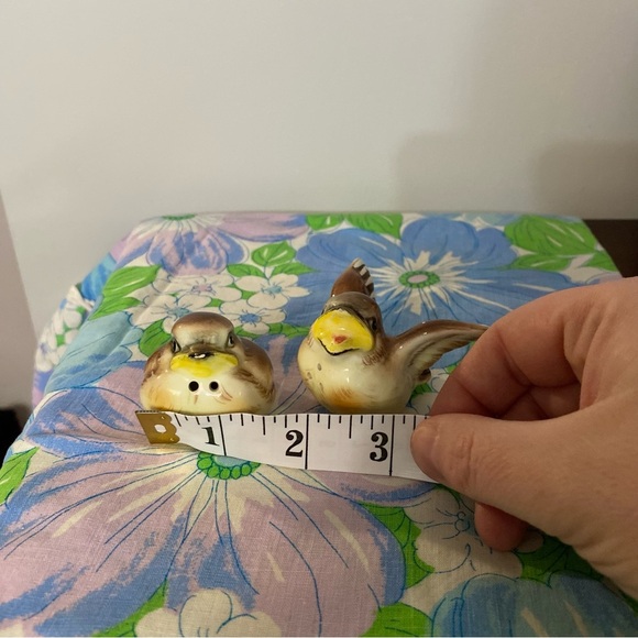 Vintage Baby bird salt and pepper shakers fat little birds - Picture 10 of 10